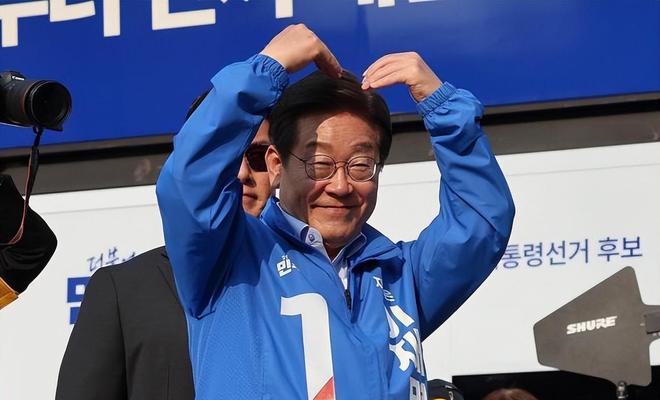 比金建希温柔漂亮学历高一个贤妻旺三代凯发k8国际登录李在明和老婆一起亮相(图13)