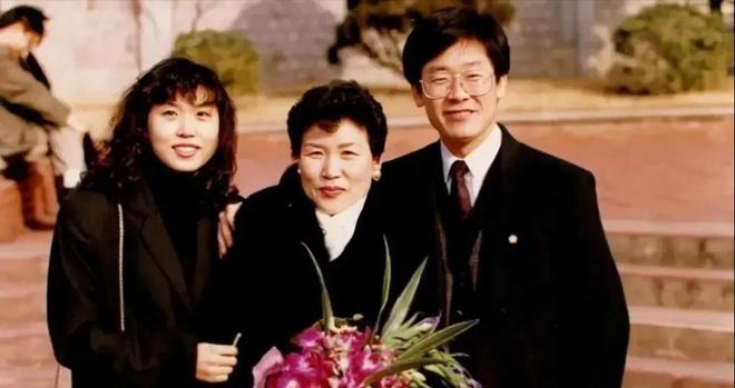 比金建希温柔漂亮学历高一个贤妻旺三代凯发k8国际登录李在明和老婆一起亮相(图12)