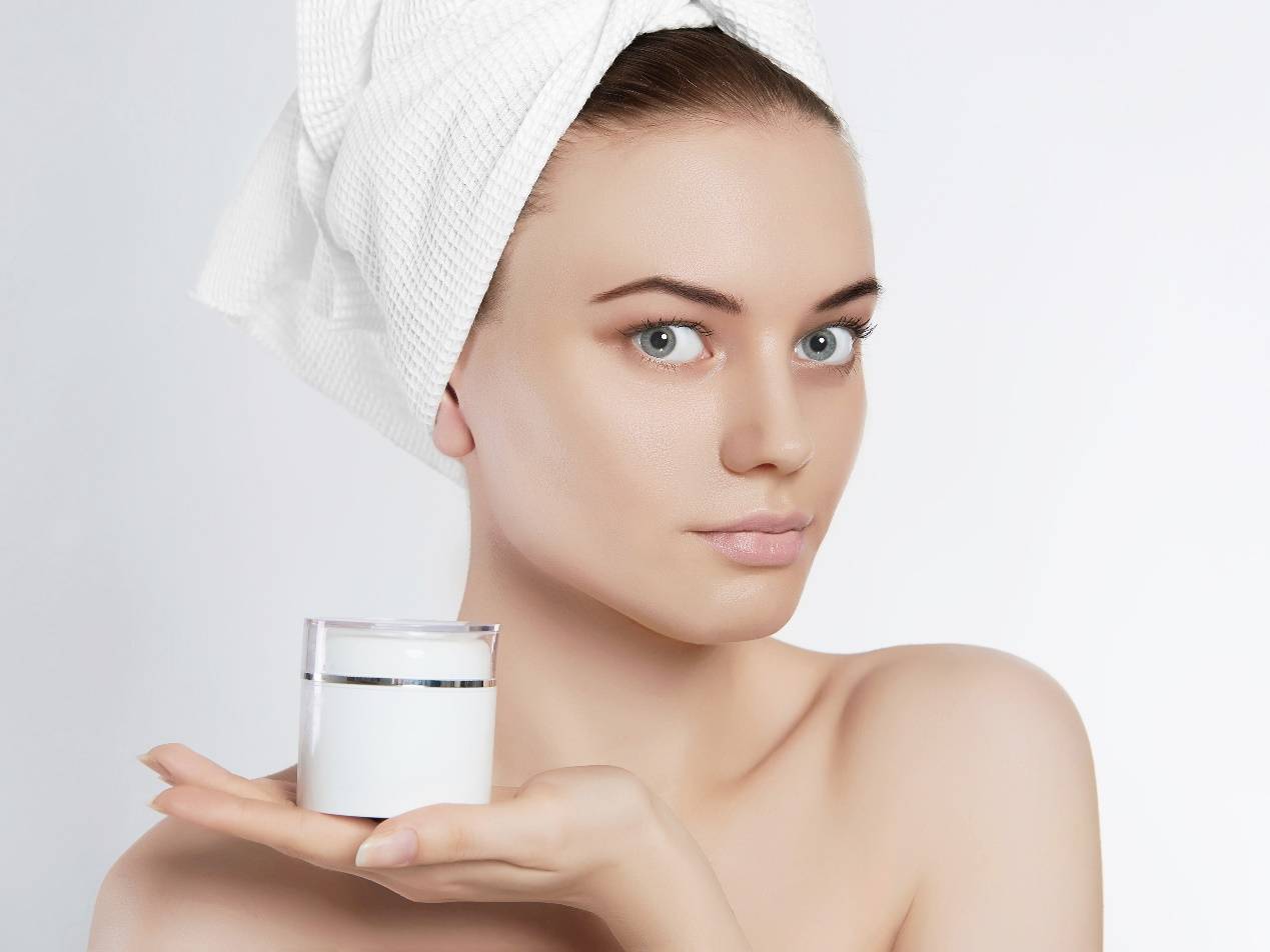 牌让你每一天都拥有贵妇般的体验！凯发K8国际娱乐这些奢华护肤品(图2)